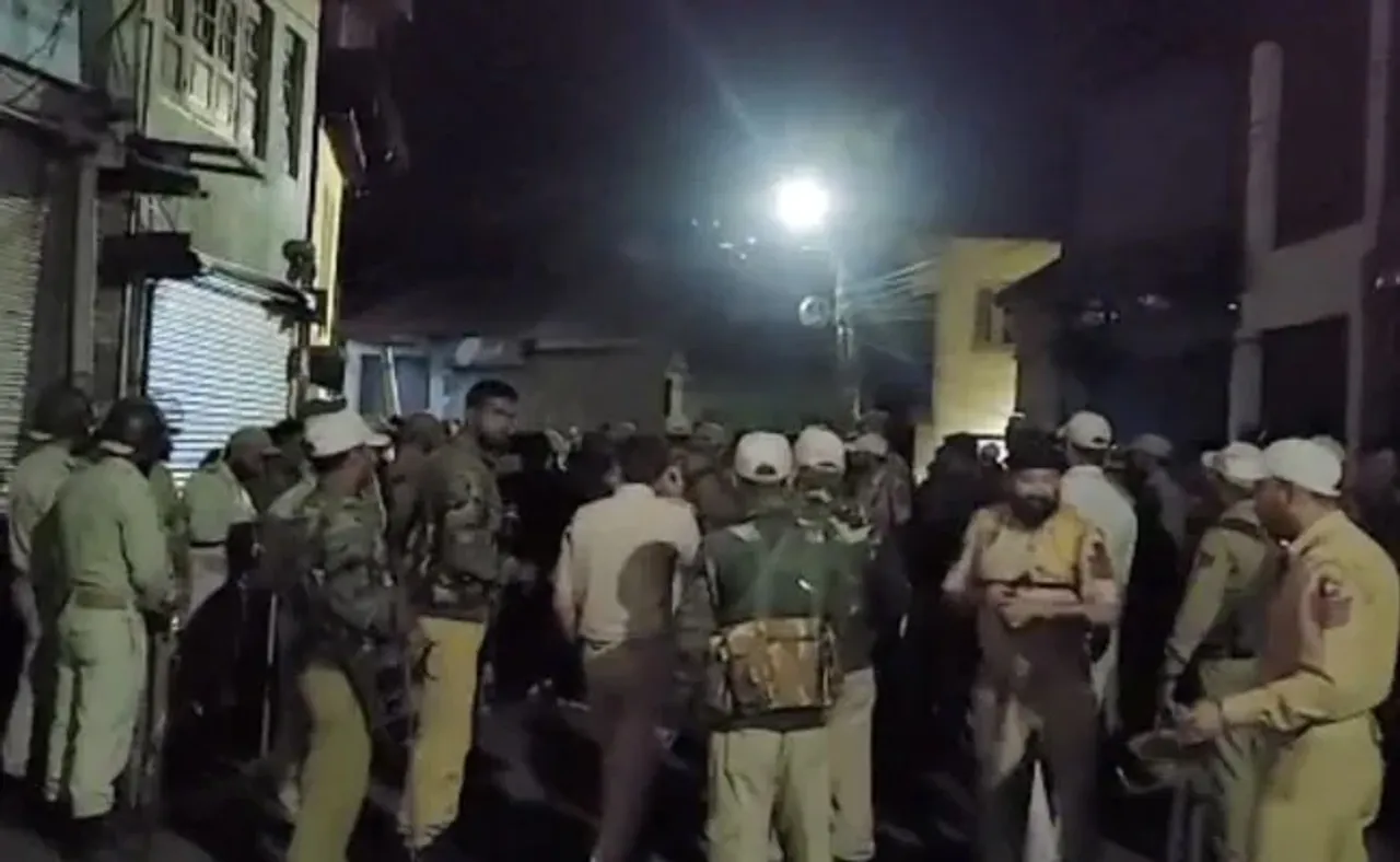 ସାଂପ୍ରଦାୟିକ ହିଂସା ପାଇଁ ପ୍ରୟାସ: ଲାଗିଲା କର୍ଫ୍ୟୁ, ମୁତୟନ ହେଲେ ସେନା ଯବାନ