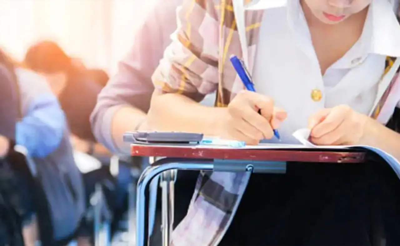 ନିଟ୍‌ ପରୀକ୍ଷାରେ ଯୁବତୀଙ୍କୁ ଅନ୍ତଃବସ୍ତ୍ର ଖୋଲିବାକୁ ବାଧ୍ୟ ଅଭିଯୋଗ