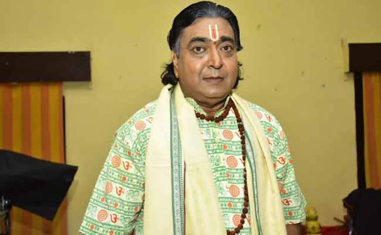 ମୃତ୍ୟୁ ପୂର୍ବରୁ ଶେଷ ମେକ୍‌ଅପ୍‌; ନାମାବଳୀ କୁର୍ତ୍ତା ସାଙ୍ଗକୁ ପିନ୍ଧିଛନ୍ତି ଧୋତି