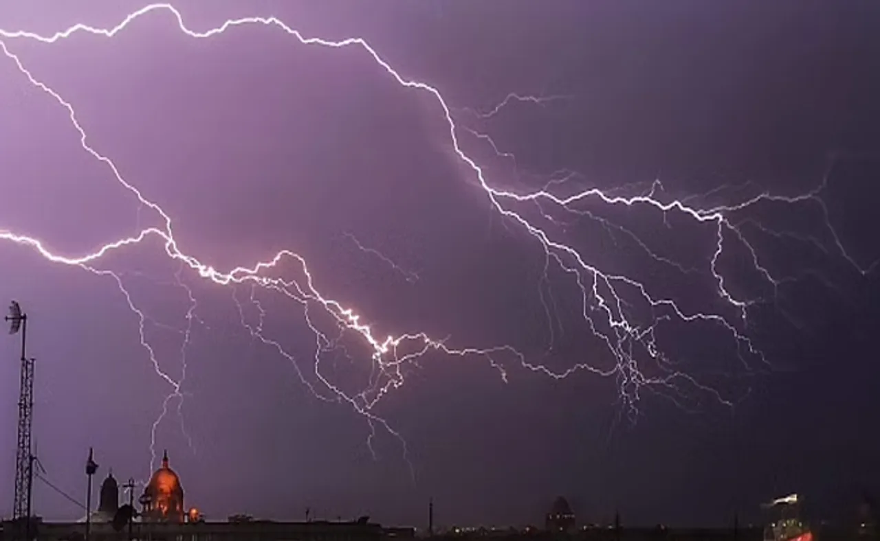 ବଜ୍ରାଘାତରେ ୨ ମୃତ, ୩ ଗୁରୁତର