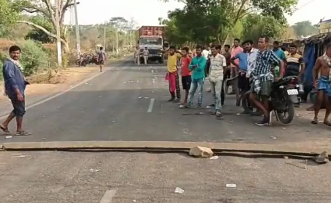 ମୃତଦେହ ଧରି ୧୮ ଘଣ୍ଟା ଧାରଣାରେ ବସିଲେ ଗ୍ରାମବାସୀ, ଶେଷରେ...