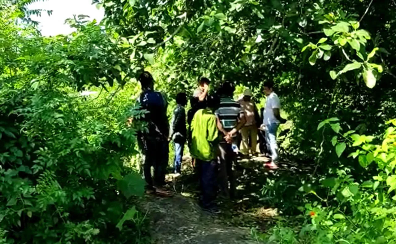 ବର ଗଛରେ ଝୁଲୁଛି ପ୍ରେମୀ ଯୁଗଳଙ୍କ ମୃତଦେହ