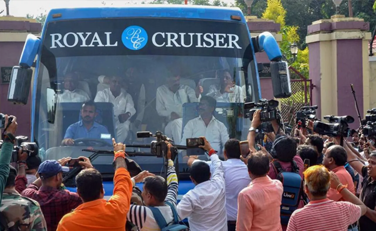 ଘୋଡ଼ା ବେପାରକୁ ଡର! ରାୟପୁର ଗଲେ ଜେଏମଏମ-କଂଗ୍ରେସ ବିଧାୟକ