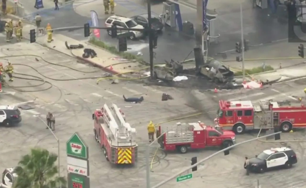 ଧକ୍କା ଦେବା ପରେ ଜଳିଗଲା ଦ୍ରୁତଗାମୀ ମର୍ସିଡିଜ, ଚାଲିଗଲା ଗର୍ଭବତୀଙ୍କ ସହ ୬ ଜଣଙ୍କ ଜୀବନ