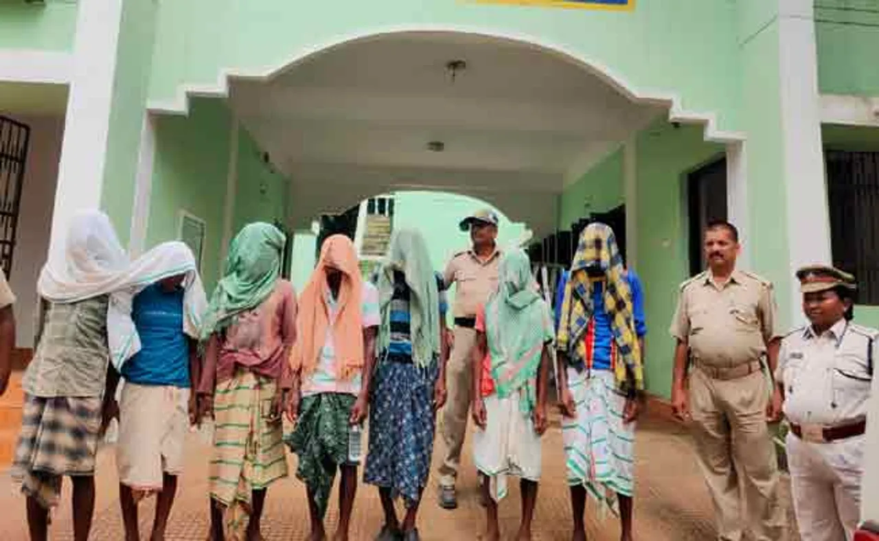 ଗାମୁଛାରେ ତଣ୍ଟି ଚିପି ହତ୍ୟା କଲେ, ମୃତଦେହକୁ ଅଖାରେ ପୂରାଇ ଫିଙ୍ଗିଦେଲେ