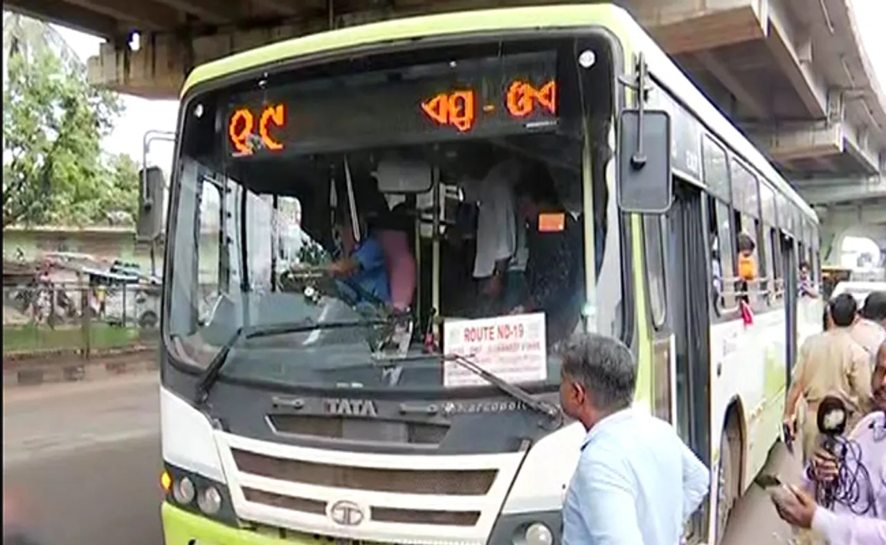 ମୋ ବସ୍‌ରେ ଯାଉଥିଲେ ସା‍ବଧାନ! ଏପରି ଉପାୟରେ ଲୁଟ୍‌ କରୁଛନ୍ତି ଲୁଟେରା ଗ୍ୟାଙ୍ଗ