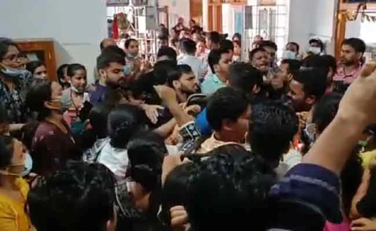 ରଣକ୍ଷେତ୍ର ପାଲଟିଲା ଏମ୍‌କେସିଜି; ହାଉସ୍‌ ସର୍ଜନ ଓ ନର୍ସ ମାରପିଟ