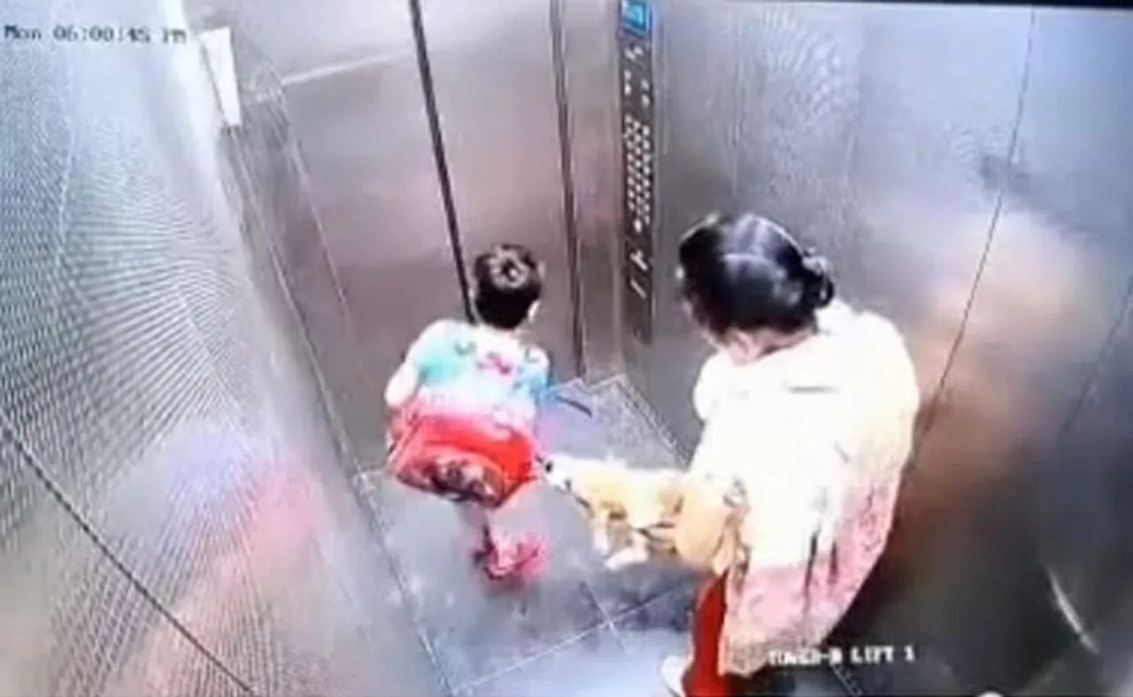 ଲିଫ୍ଟ ଭିତରେ ଛୁଆକୁ ଝୁଣିଲା କୁକୁର, ଦେଖଣାହାରୀ ସାଜିଲେ ମାଲିକାଣୀ