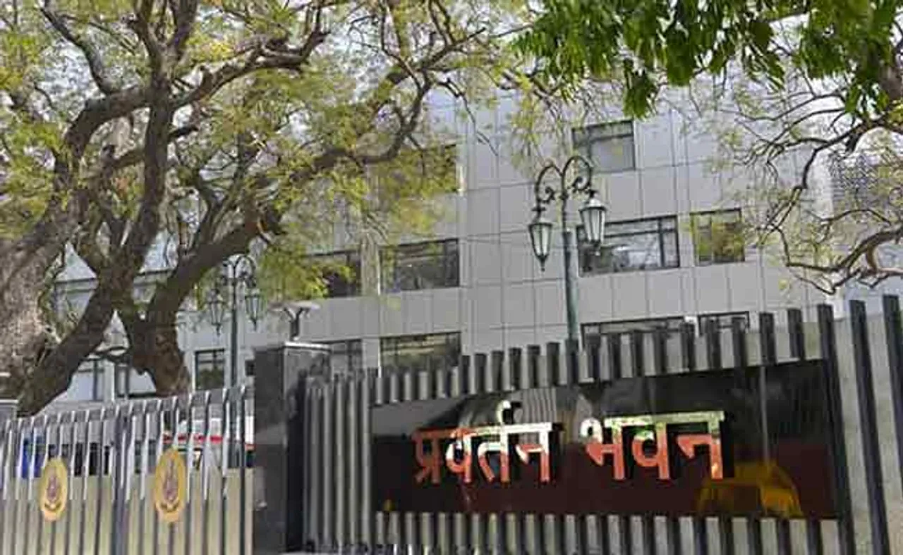 ସରୁନି ବିଜେପି-ଆପ୍‌ କଳି; ମନି ଲଣ୍ଡରିଂ ମାମଲା ରୁଜୁ, ୩୦ ସ୍ଥାନରେ ରେଡ୍‌