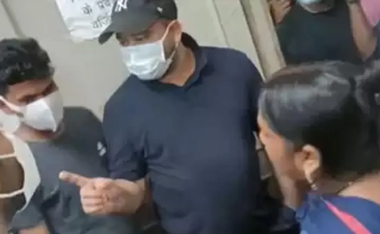 ସର୍‌ପ୍ରାଇଜ ଦେଲେ ତେଜସ୍ୱୀ ଯାଦବ, ହଠାତ ହସ୍ପିଟାଲରେ ପହଞ୍ଚିଲେ