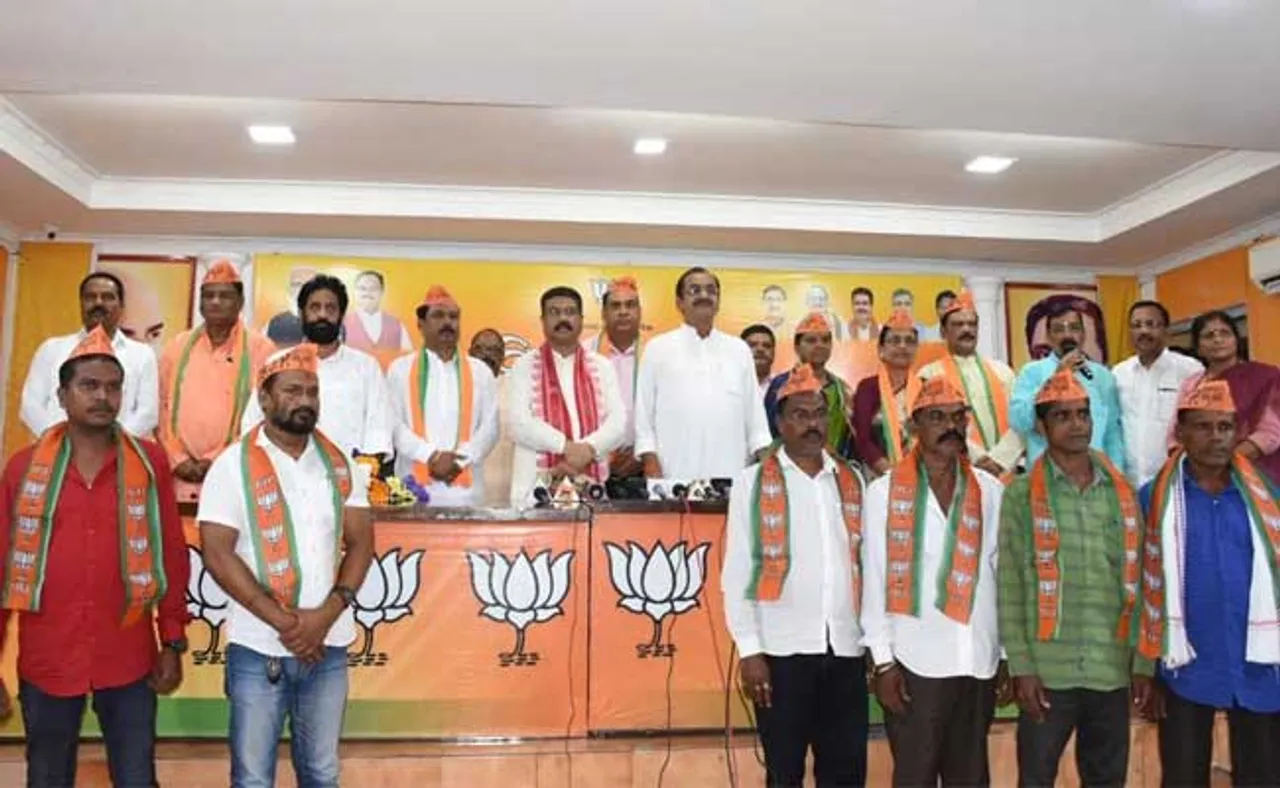 ବିଜେପିରେ ମିଶିଲେ କଂଗ୍ରେସ ଓ ବିଜେଡି ନେତା