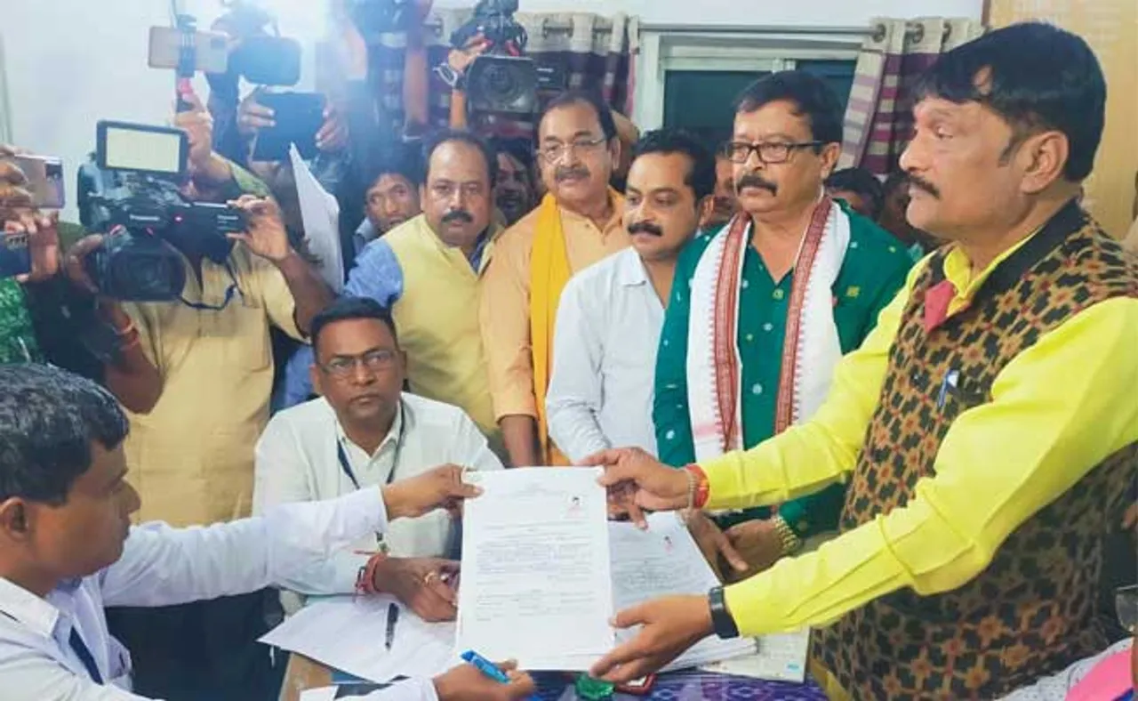 ପଦ୍ମପୁର ଉପନିର୍ବାଚନ: ନାମାଙ୍କନ ପତ୍ର ଦାଖଲ କଲେ ୧୩ଜଣ ପ୍ରାର୍ଥୀ