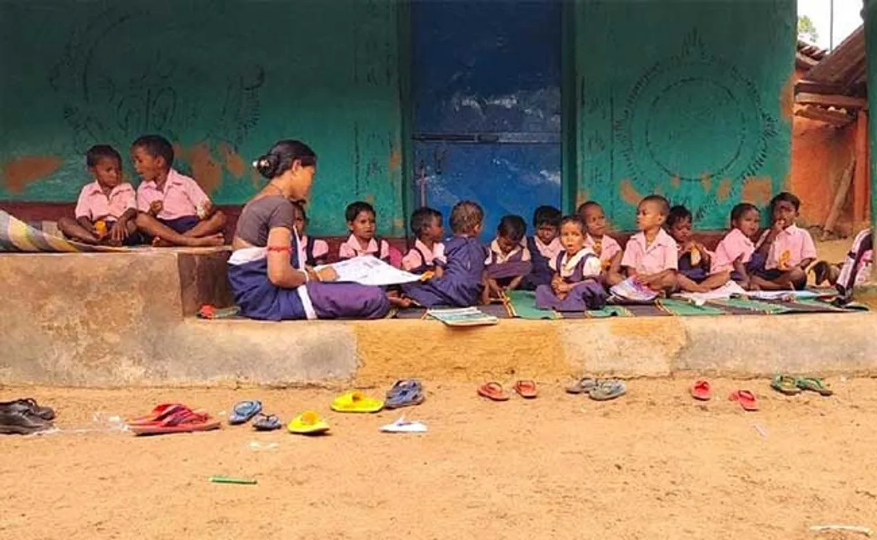 ୧୦ ବର୍ଷ ହେଲା ଘର ବାରଣ୍ଡାରେ ଚାଲିଛି ଅଙ୍ଗନବାଡ଼ି କେନ୍ଦ୍ର