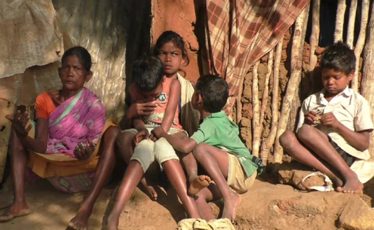 ମାଆ ବାପା ଚାଲିଗଲେ ନିଜ ରାସ୍ତାରେ! ବୁଢ଼ୀମା' ପଣତ ତଳେ ୪ ନାତିନାତୁଣୀ