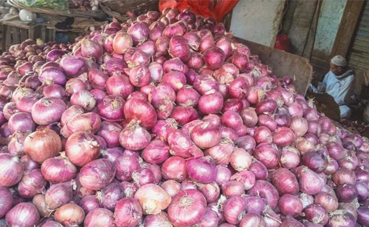 ପାକିସ୍ତାନ ସ୍ଥିତି ସାଂଘାତିକ: ୫୦୦% ବଢ଼ିଲାଣି ପିଆଜ ଦାମ, ଚିକେନରେ ହାତ ମାରିହେଉନି