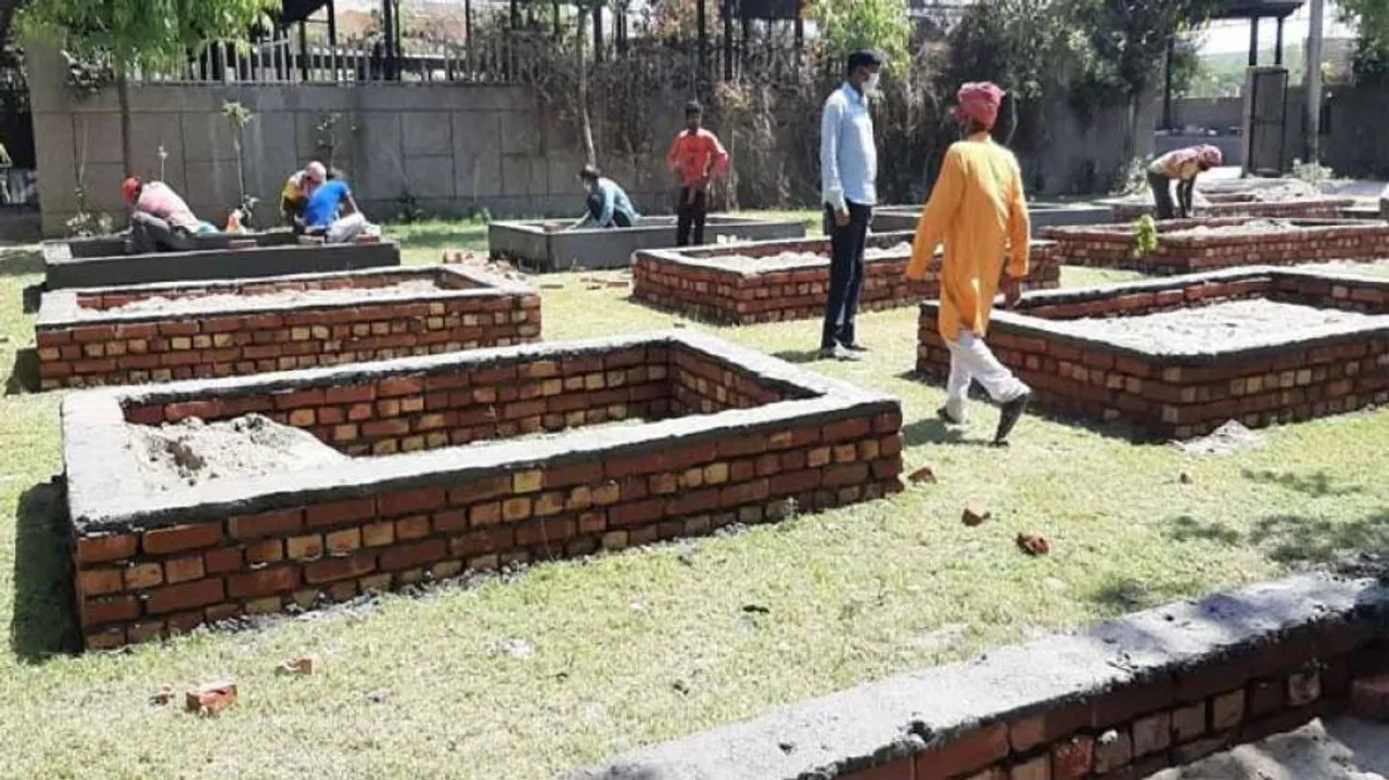 ଦିଲ୍ଲୀରେ ହାହାକାର : ମଶାଣିରେ ଜାଗା ନାହିଁ, ପାର୍କରେ ଶବଦାହ