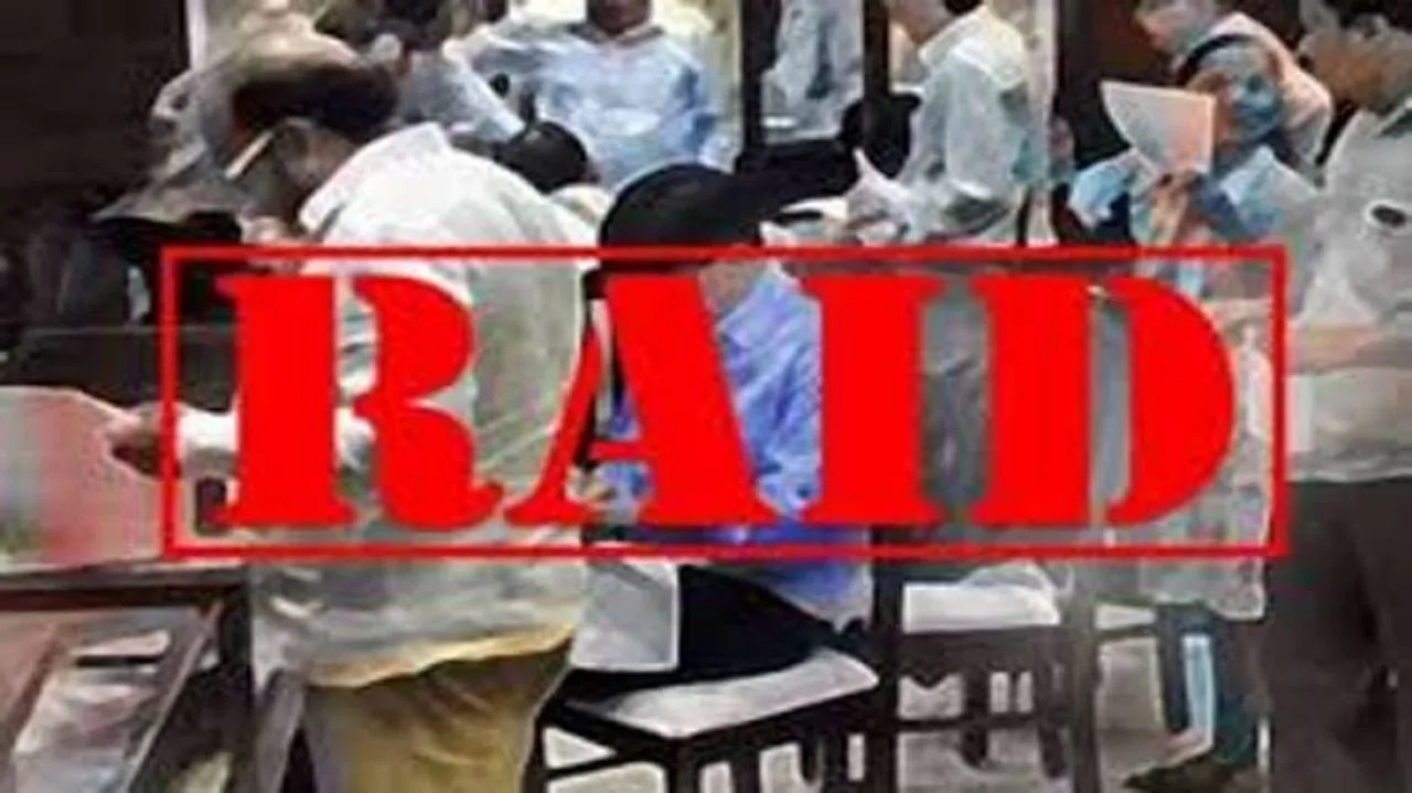 ଦୁଇ କିରାଣିଙ୍କ ଘରେ ଭିଜିଲାନ୍ସ ଚଢ଼ାଉ