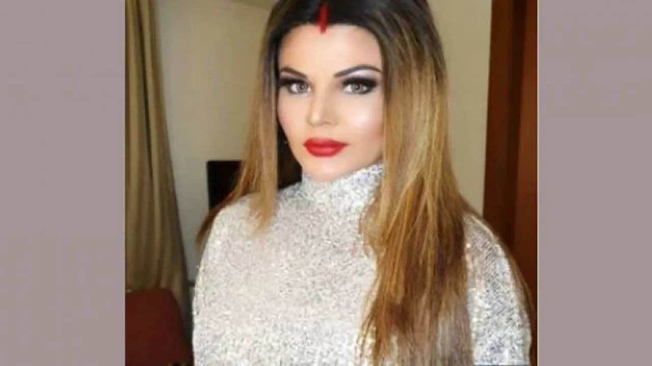 ପଡୋଶୀ ଫିଙ୍ଗି ଦେଇଥିବା ଖାଦ୍ୟ ଖାଇ ବଞ୍ଚିବାକୁ ପଡୁଥିଲା...ଏମିତି ଅଭାବରେ କଟିଥିଲା ରାକ୍ଷୀ ସାୱନ୍ତଙ୍କ ପିଲାଦିନ