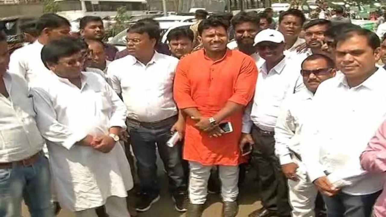 ଶଙ୍ଖ ଧରିଲେ ବସନ୍ତ ପଣ୍ଡାଙ୍କ ପୁତୁରା ହରିଶଚନ୍ଦ୍ର