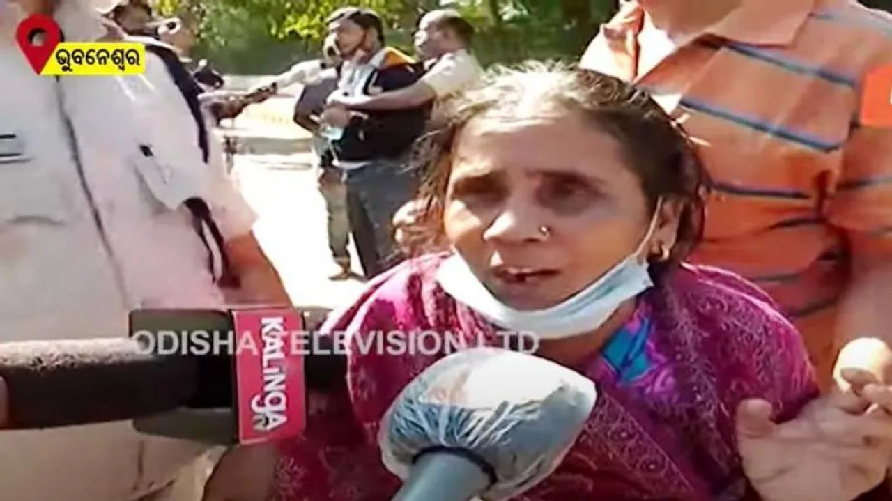 ‘ମୋ ପୁଅକୁ ୧୦ରୁ ୧୨ ଜଣ ମାରି ଫୋପାଡ଼ି ଦେଲେ, ମୋର ସବୁ ସରିଗଲା’