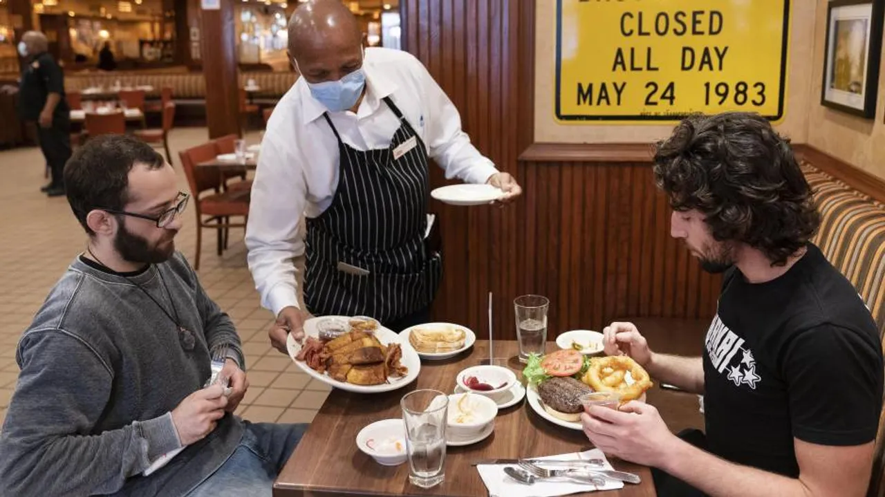 ରେଷ୍ଟୁରାଣ୍ଟ-ଜିମ୍ ଯିବାକୁ ହେଲେ ଟିକାକରଣ ଜରୁରୀ