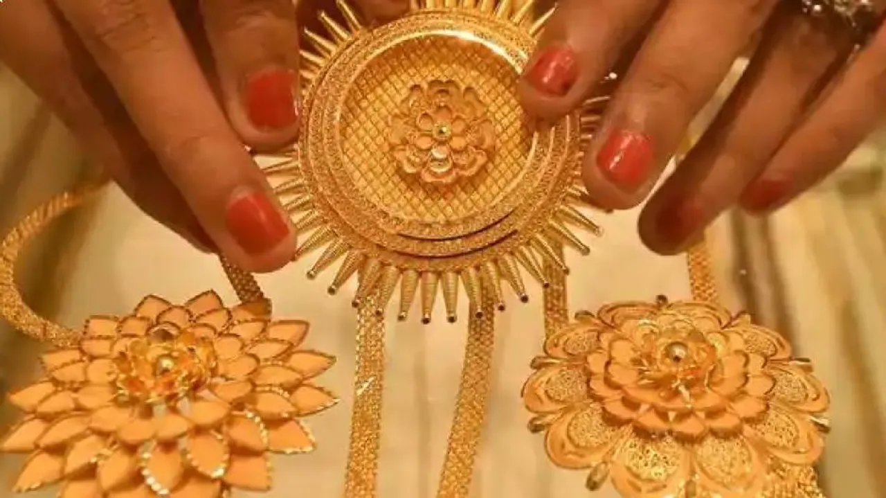 ରେକର୍ଡ ସ୍ତରରୁ ୮,୭୫୦ ଟଙ୍କା ଶସ୍ତା ହେଲା ସୁନା