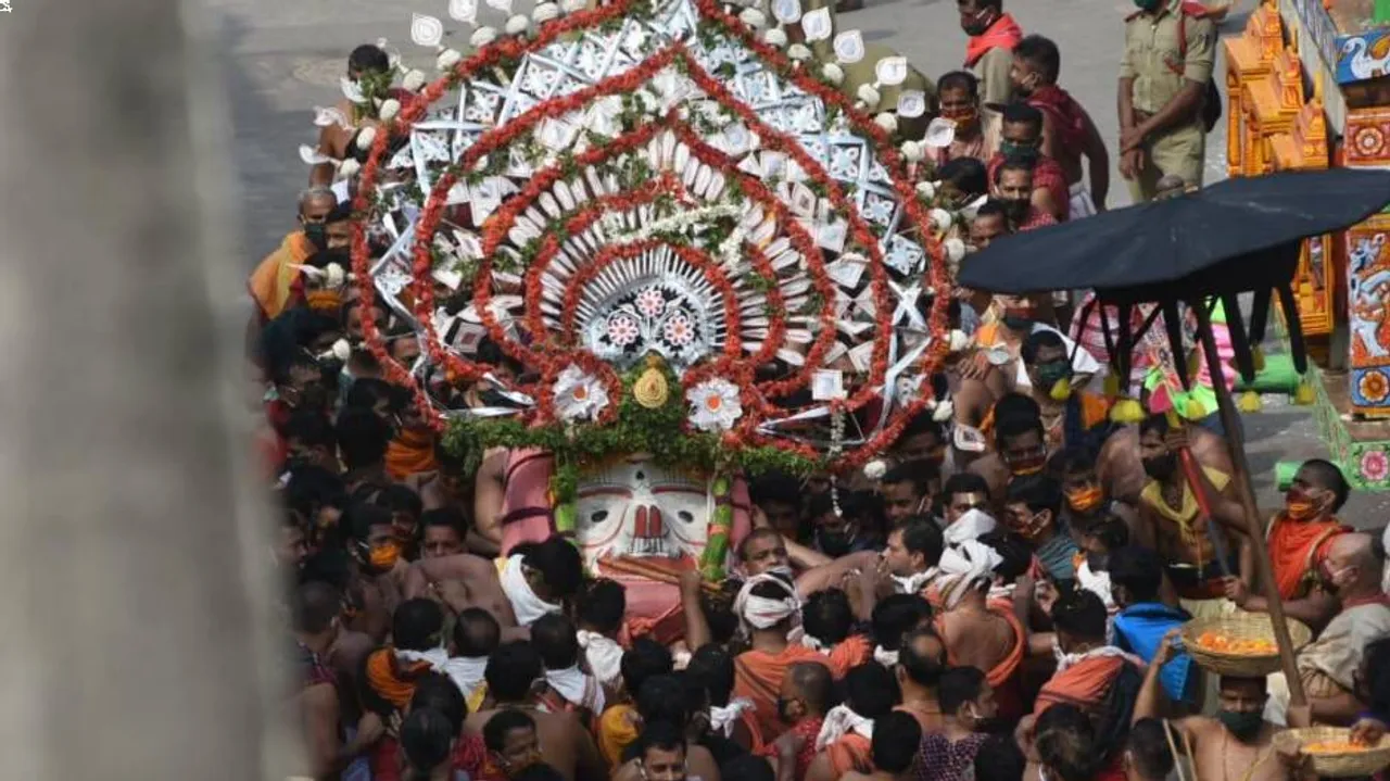 ମୁଣ୍ଡରେ ଟାହିଆ ଲାଗିଛି, ବଡ଼ଠାକୁରଙ୍କର ପହଣ୍ଡି ଚାଲିଛି