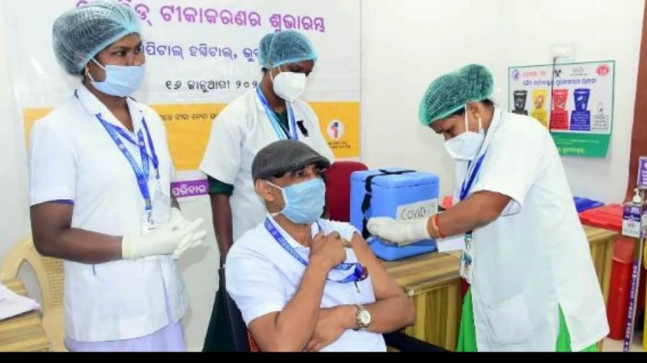 ଟିକା ନେବା ପରେ ଅସ୍ଥିର ଅନୁଭବ ହେଉଛି ? ଗମ୍ଭୀର ଅବସ୍ଥାରେ ହସ୍ପିଟାଲରେ ଆଡମିଟ୍ ହେଉଛନ୍ତି ରୋଗୀ