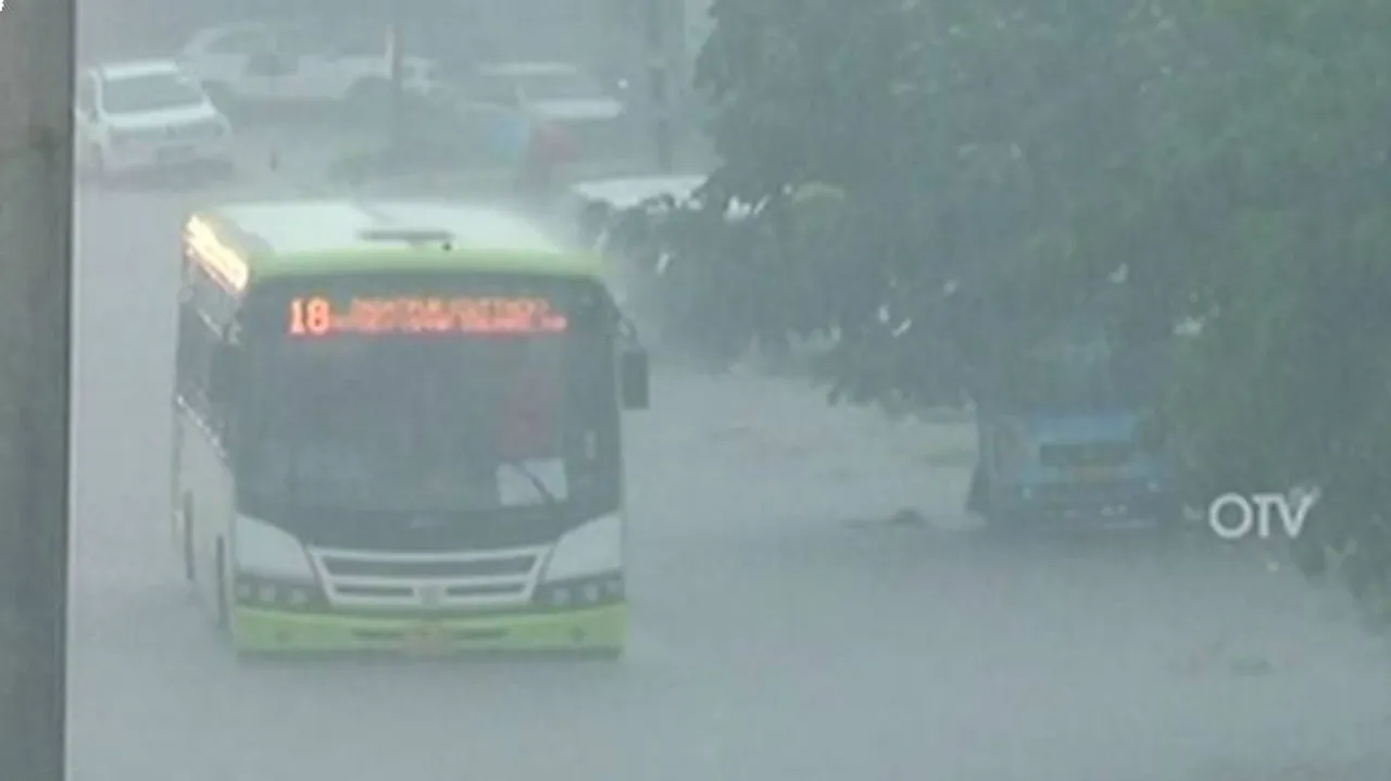 ଆଜି ଏଇ ସବୁ  ଜିଲ୍ଲାରେ ପ୍ରବଳ ବର୍ଷା ସମ୍ଭାବନା