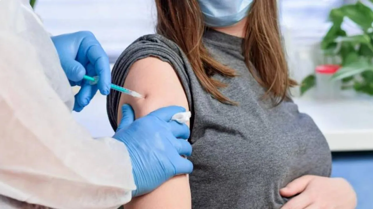 ଭୁବନେଶ୍ୱରରେ ଗର୍ଭାବତୀଙ୍କୁ ଟୀକାକରଣ, ସେଣ୍ଟରରେ କରାଯାଇଛି ସ୍ୱତନ୍ତ୍ର ବ୍ୟବସ୍ଥା