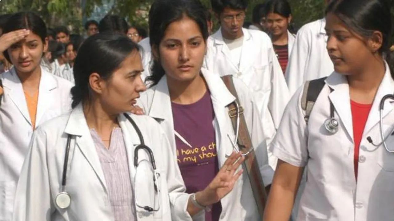 ମୋଦି ସରକାରଙ୍କ ବଡ଼ ଘୋଷଣା: ମେଡ଼ିକାଲ ପାଠ୍ୟକ୍ରମରେ OBCଙ୍କ ପାଇଁ ୨୭% ଓ ଆର୍ଥିକ ଅନଗ୍ରସର ବର୍ଗଙ୍କ ପାଇଁ ୧୦% ସଂରକ୍ଷଣ