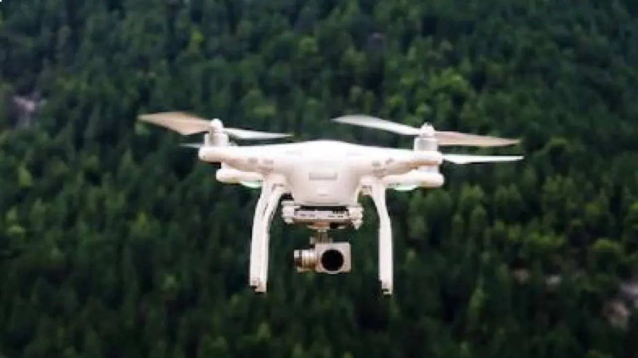 ଜମ୍ମୁ-କଶ୍ମୀର: ଘଣ୍ଟାକରେ ୩ ସ୍ଥାନରେ ଉଡିଲା ସନ୍ଦିଗ୍ଧ ପାକିସ୍ତାନୀ ଡ୍ରୋନ