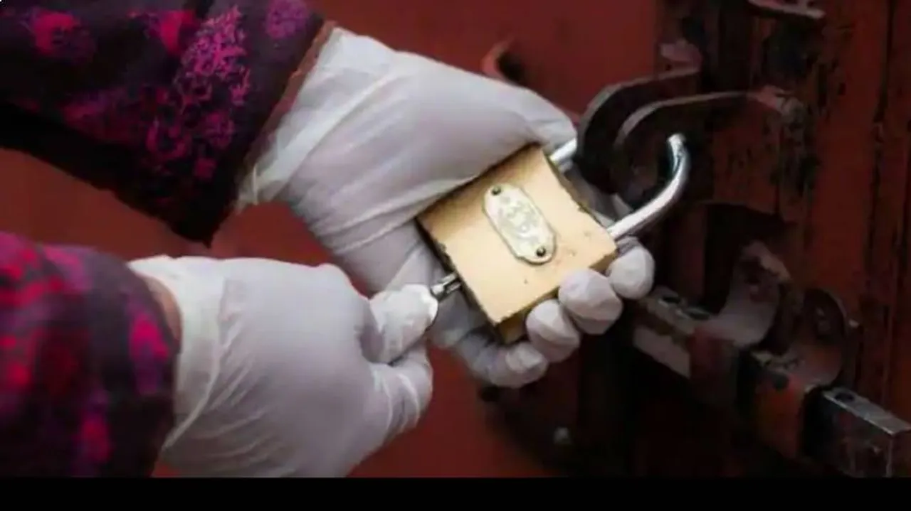 ଆଜିଠାରୁ ରାଜ୍ୟରେ ହଲ, ମଲ ଓ ହୋଟେଲ ଖୋଲିବାକୁ ଅନୁମତି: ରାତି୮ଟାରୁ ସକାଳ ୬ଟା ରାଜ୍ୟବ୍ୟାପୀ ନାଇଟ କର୍ଫ୍ୟୁ