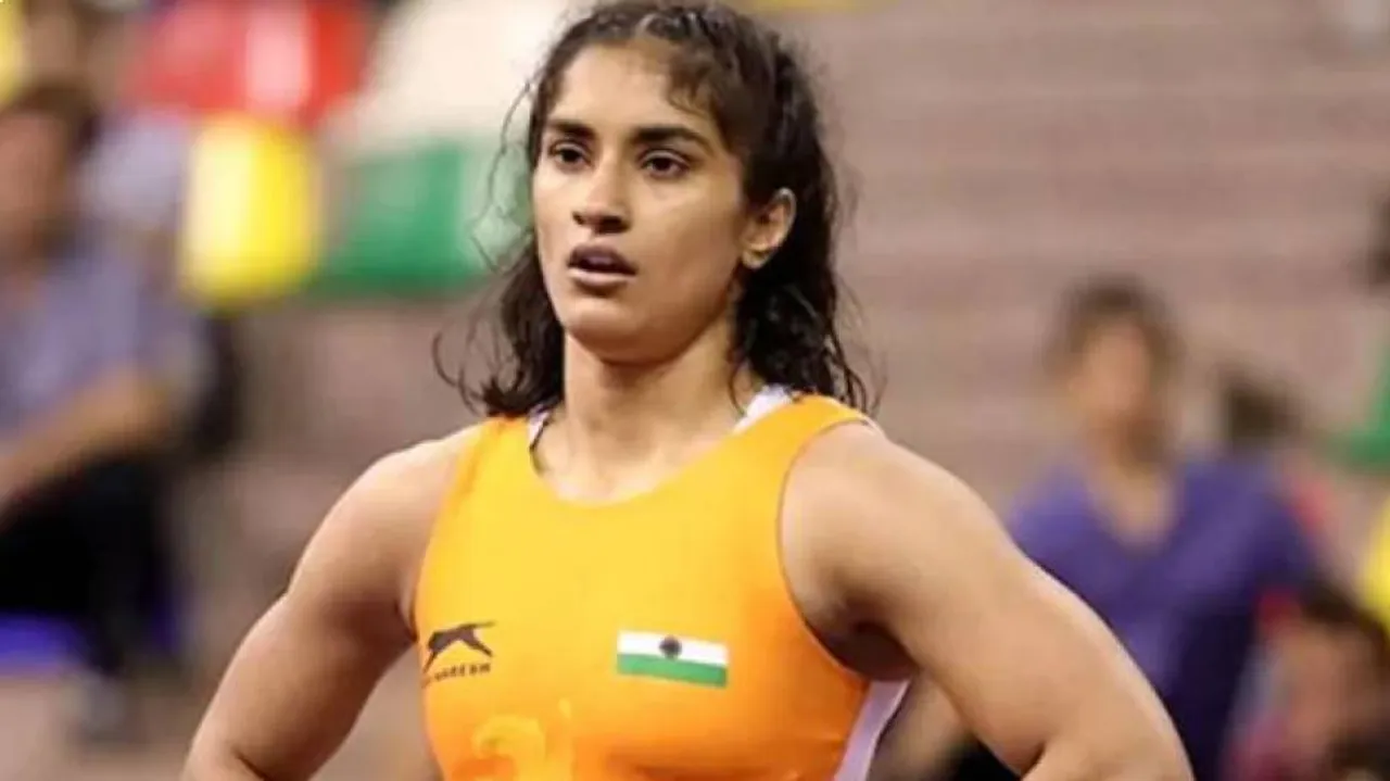 ବିଶୃଙ୍ଖଳିତ ଆଚରଣ ପାଇଁ  ଅସ୍ଥାୟୀ ଭାବେ ନିଲମ୍ବିତ ହେଲେ ମହିଳା କୁସ୍ତି ଯୋଦ୍ଧା ବିନେଶ ଫୋଗାଟୋ