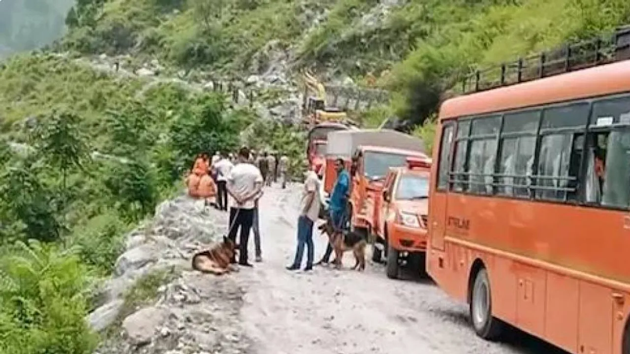 ହିମାଚଳ ଭୂସ୍ଖଳନ: ମୃତ୍ୟୁ ସଂଖ୍ୟା ୧୬ କୁ ବୃଦ୍ଧି, ସନ୍ଧାନୀ କୁକୁର ସାହାଯ୍ୟରେ ଚାଲିଛି ନିଖୋଜଙ୍କୁ ଖୋଜା