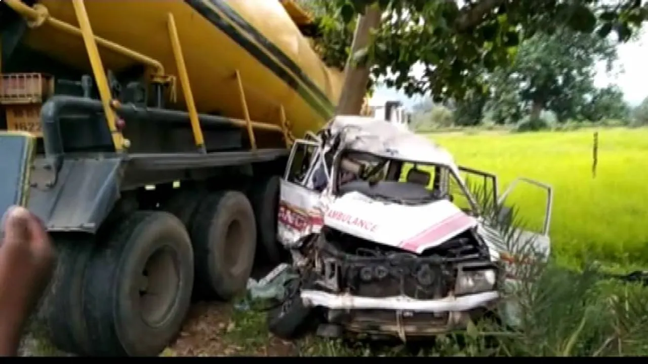 ଆମ୍ବୁଲାନ୍ସକୁ ଧକ୍କା ଦେଲା ଟ୍ୟାଙ୍କର, ୪ ଜଣଙ୍କ ମୃତ୍ୟୁ