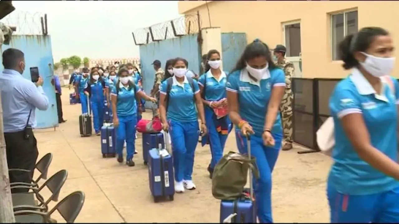 ଭାରତୀୟ ହକି ଦଳକୁ ଓଡ଼ିଶାରେ ଭବ୍ୟ ସ୍ୱାଗତ, ସହର ସାରା ପୋଷ୍ଟର