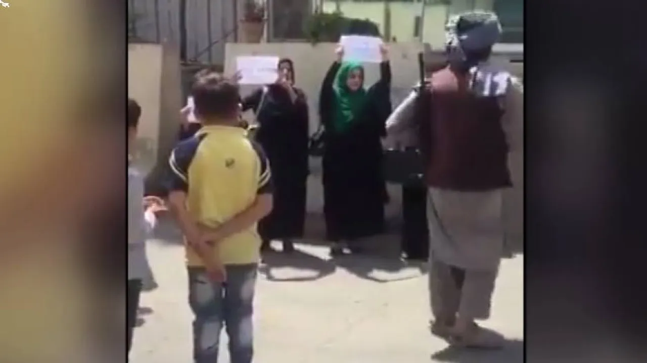 ତାଲିବାନୀ ଶାସନ ବିରୋଧରେ, ନିଜ ହକ୍‌ ପାଇଁ ଆଫ୍‌ଗାନ୍‌ ମହିଳାଙ୍କ ଆନ୍ଦୋଳନ..