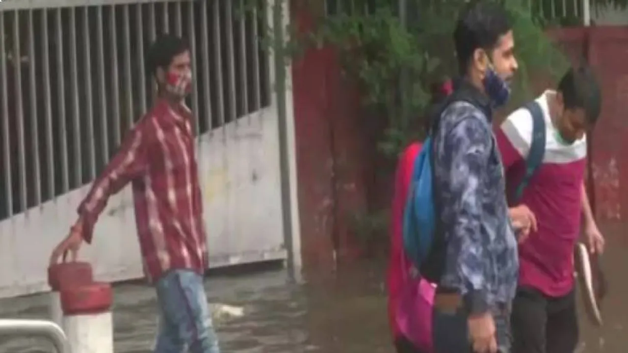 ଦିଲ୍ଲୀରେ ପ୍ରବଳ ବର୍ଷା, ଜଳବନ୍ଦୀ ସହରବାସୀ