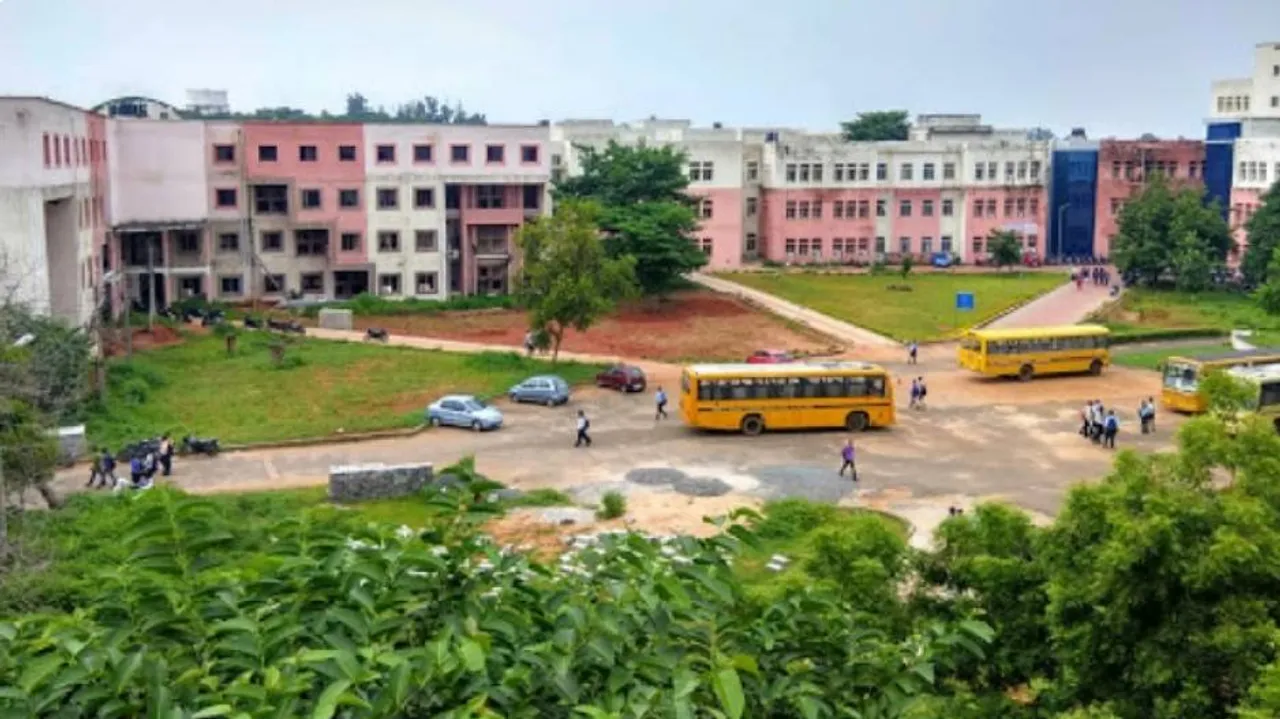 CET College