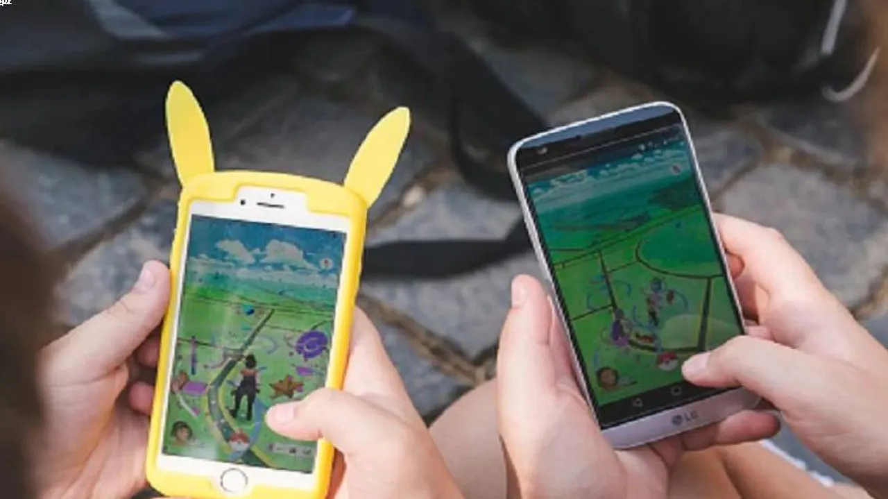 Baby girl dies alone in cot after dad neglects her