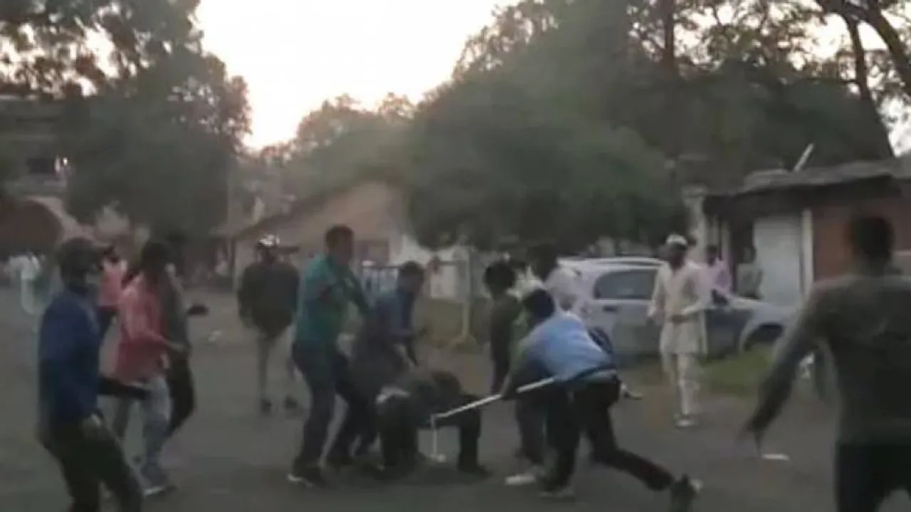 Bajrang Dal Attacks Prakash Jha's Set