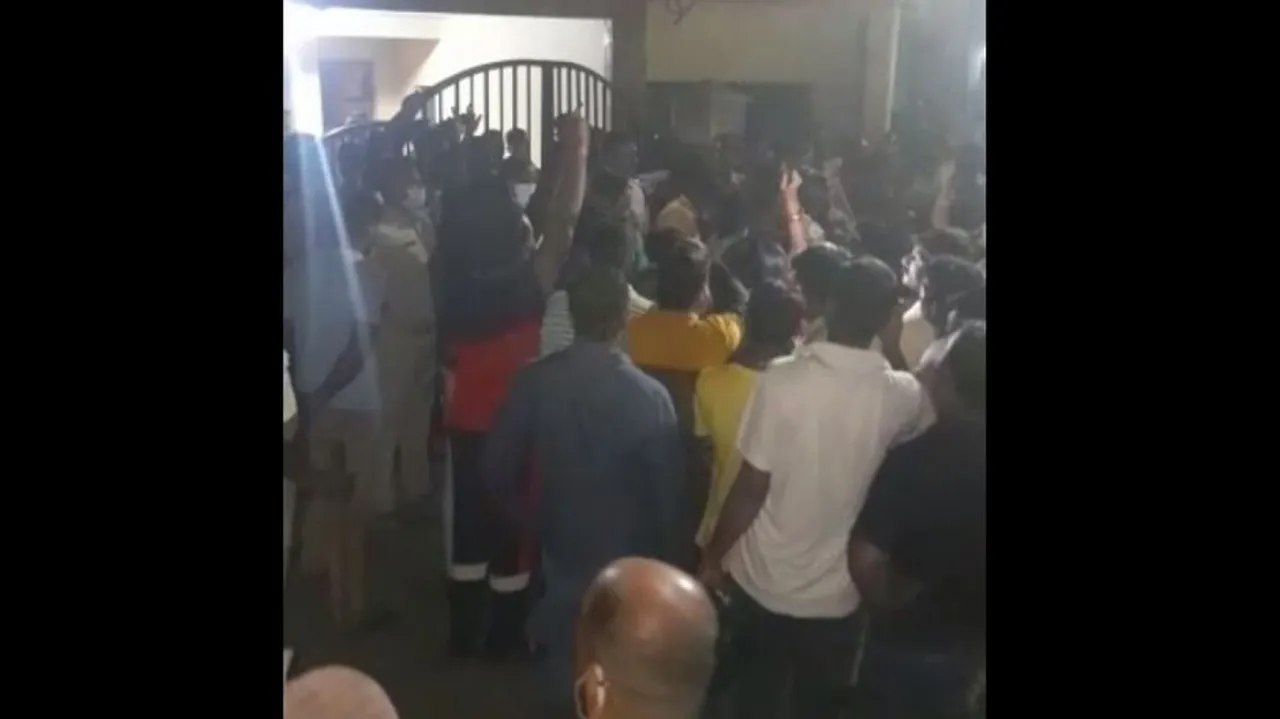 ସାଂସଦ ଅପରାଜିତାଙ୍କ ଉପରକୁ ଢେଲାମାଡ଼