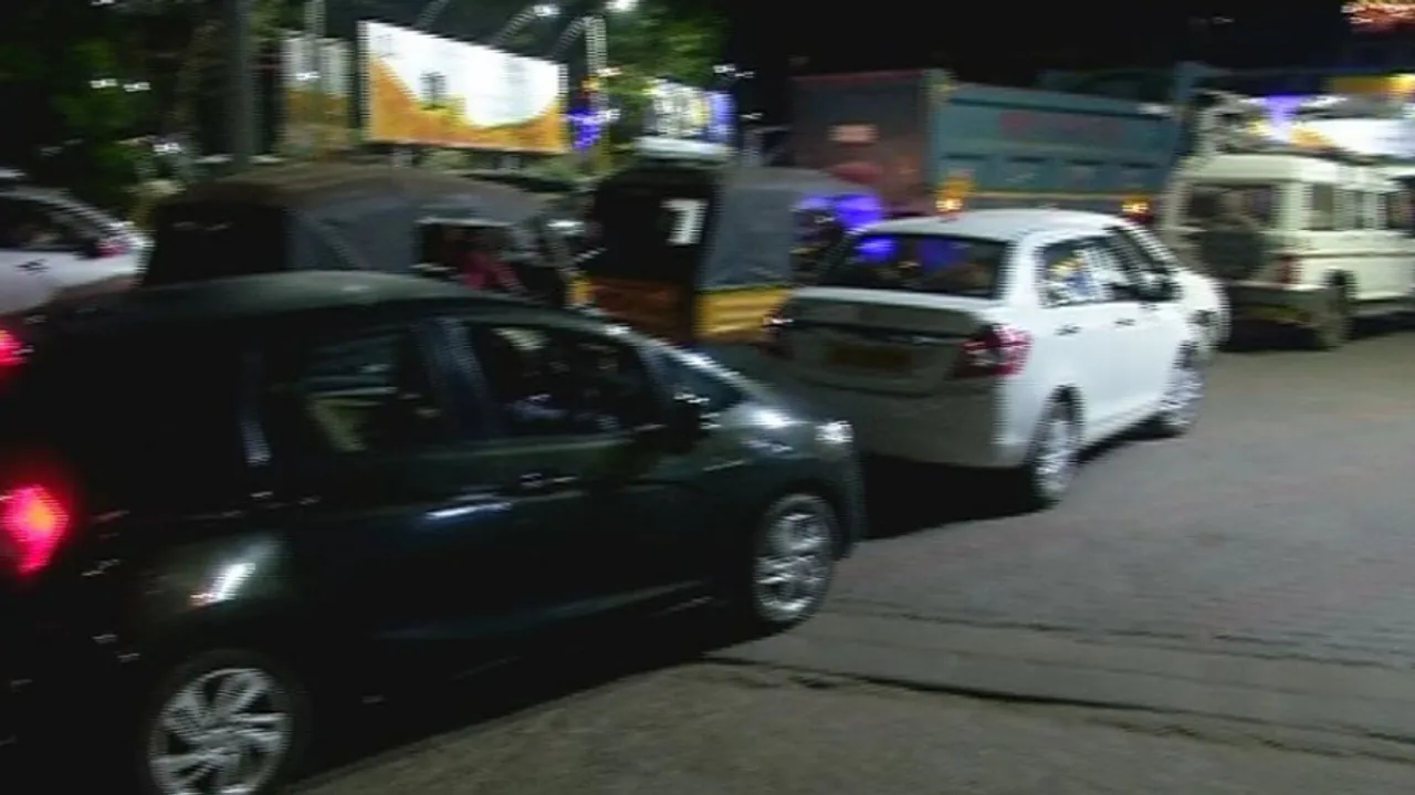 Heavy Rush At Petrol Pumps In Bhubaneswar