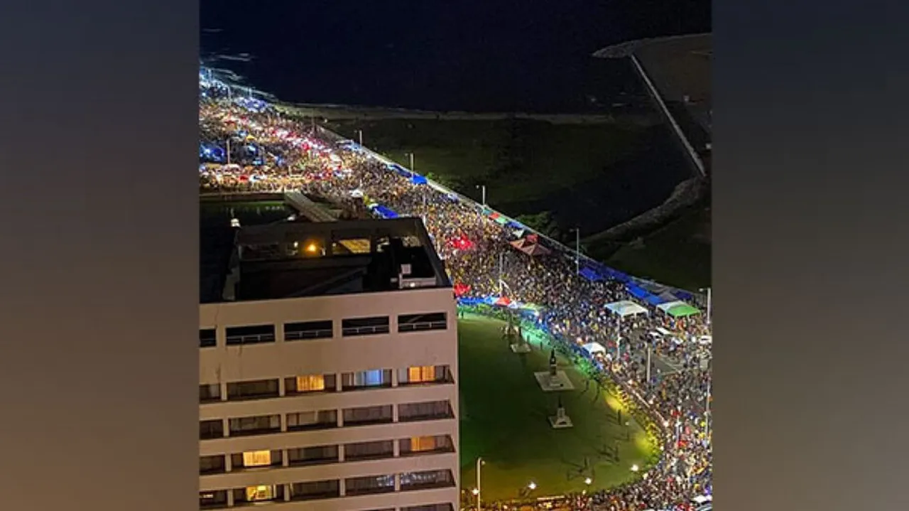 Massive protest erupts in heart of Colombo amid economic crisis