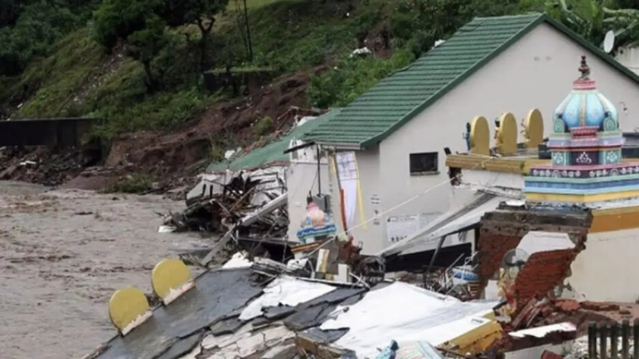 South Africa flood death toll missing number rescue operation photos