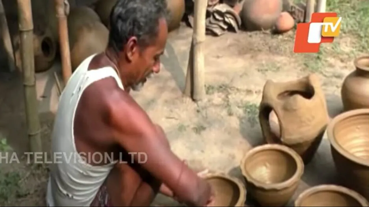 Jajpur Potters Stare At Grim Future Due To Dip In Sale