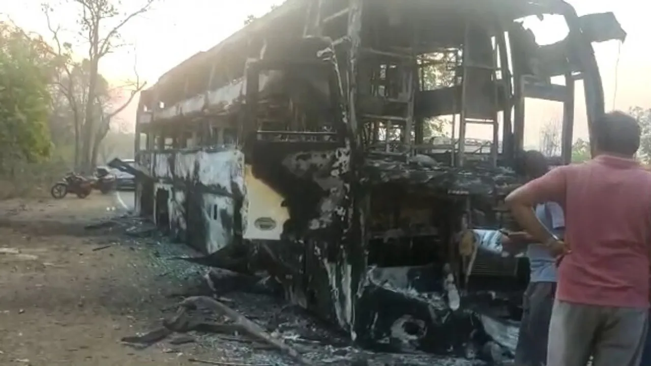 Maoists Torch Bus In Andhra Pradesh