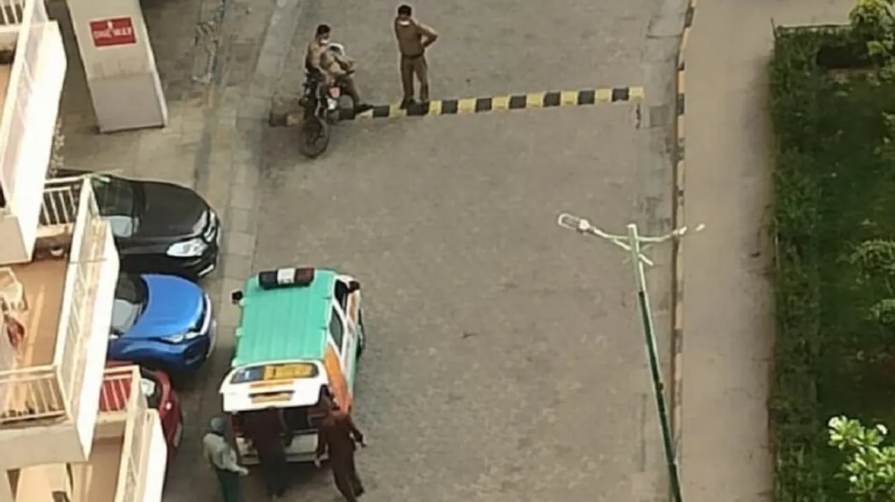 Old Man Commits Suicide By Jumping Dow From 19th Floor In Noida