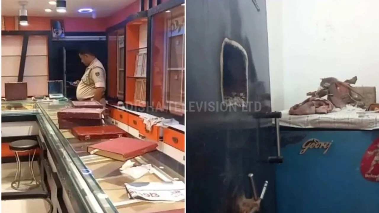 Robbers Loot Gold Jewelleries Worth Over Rs 20 Lakh From Showroom In Konark